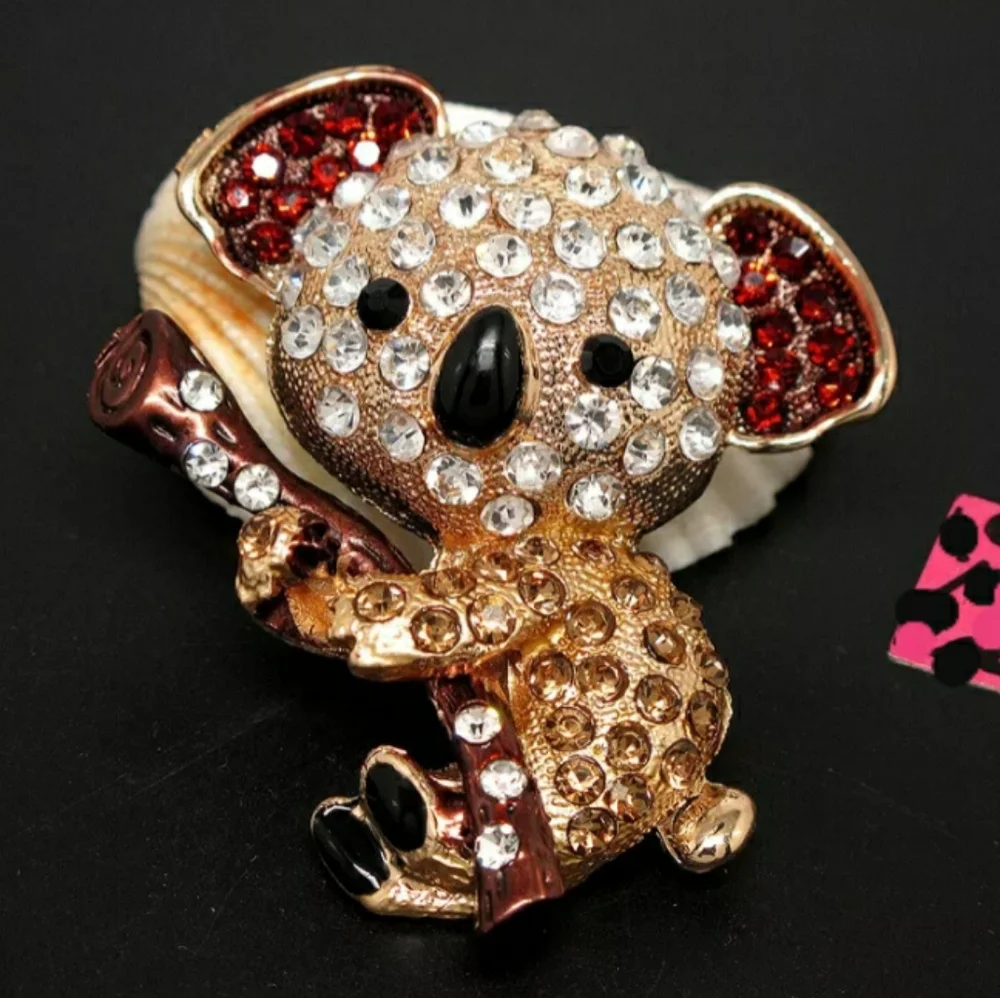 Beautiful! Crystal Koala Charm w/Free Chain💞🐨💞